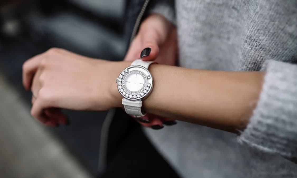 Rekomendasi 5 Jam Tangan Mewah Wanita Untuk Tangan Besar