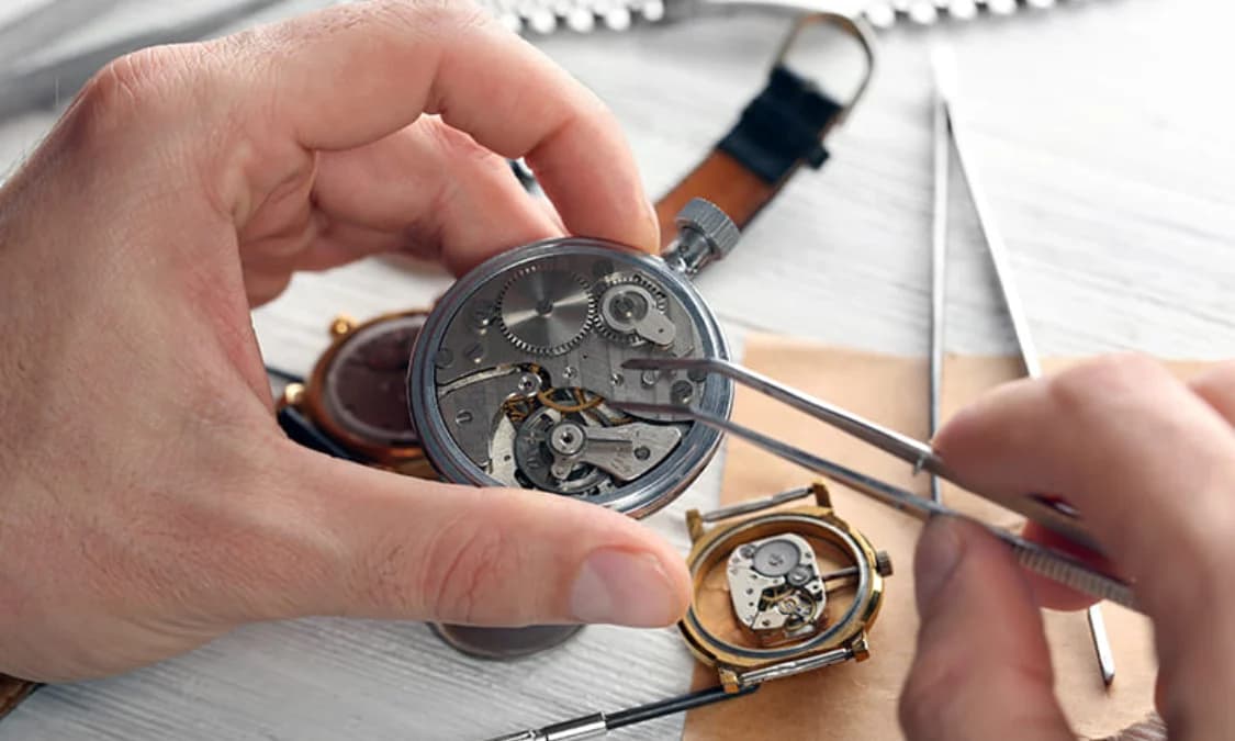 Cara Tau Jam Tangan Perlu Ganti Baterai atau Servis