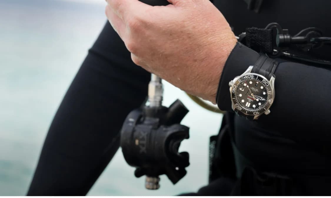 Fitur Jam Tangan Untuk Penyelam